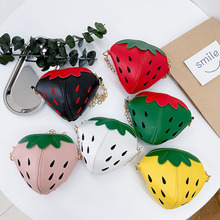 厂家批发儿童包春季新款韩版可爱草莓单肩链条斜挎包迷你零钱包潮