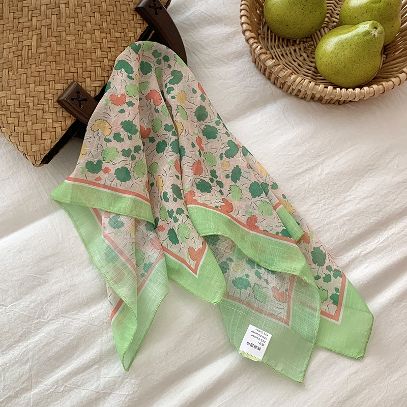 Flores toallas cuadradas nuevas versiones coreanas ins frescas, suaves y dulces, accesorios de bufandas de seda delgadas, bufandas de cuello, cinta de paquete