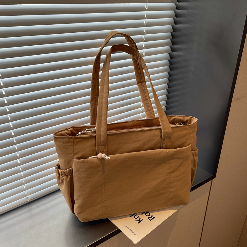Retro autumn capacious solid color shoulder bag for leisure