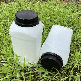 2-Liter Food-Grade Plastic Square Bottle for Household Storage of Food, Drinks, Making Pickles, Etc., with a Leak-Proof Lid