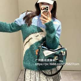 高定罗+25年秋冬新款蓝天白云小黑猫刺绣撞色圆领宽松针织衫毛衣