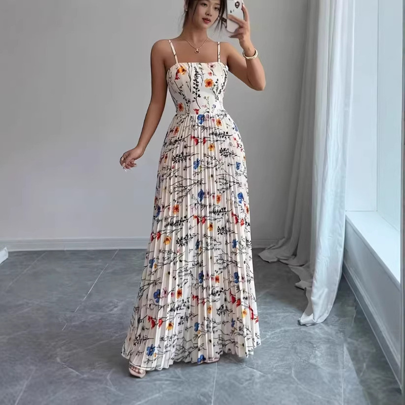 French-Style Floral Pleated Long Dress with Straps, 2026 Summer Collection, Waist-Cinching, Slimming, Elegant, Large Hem, Beach Vacation Dress French-Style Floral Pleated Long Dress with Straps, 2026 Summer Collection, Waist-Cinching, Slimming, Elegant, Large Hem, Beach Vacation Dress