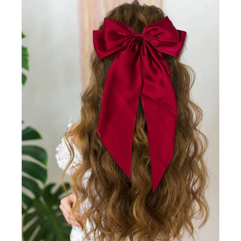 楊紫は同じサイズのレトロなリボンのヘアピンを持っています。|undefined
