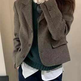 韩系复古人字纹咖色短款外套女秋冬超好看气质小西装上衣