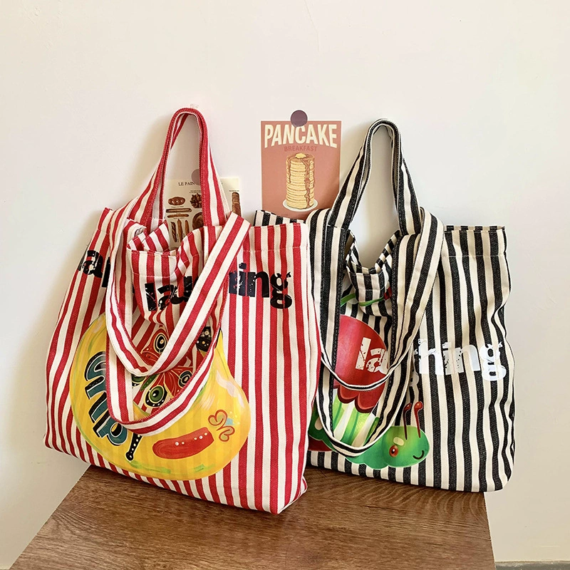 Small design capacious universal shopping bag, cloth bag