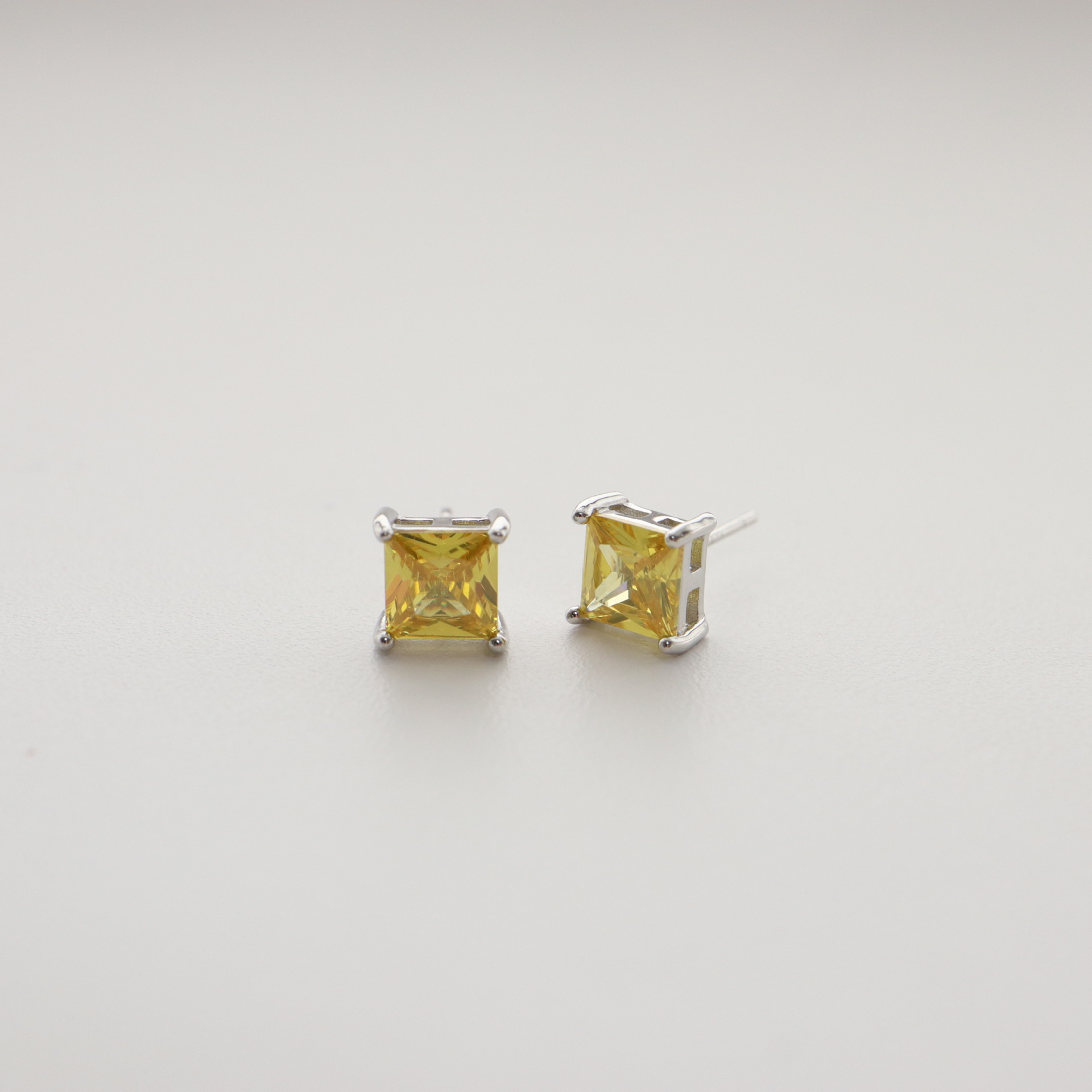 1g Weight 925 Sterling Silver Ear Needle Material Ear Studs Classification 1 Pair Quantity Holiday, Daily Occasion 925 Sterling Silver Material Geometric Pattern Unisex Gender Simple Style, Classic Style Style 1 Pair 925 Sterling Silver 925 Sterling Silver Earrings Geometric Ear Studs 5