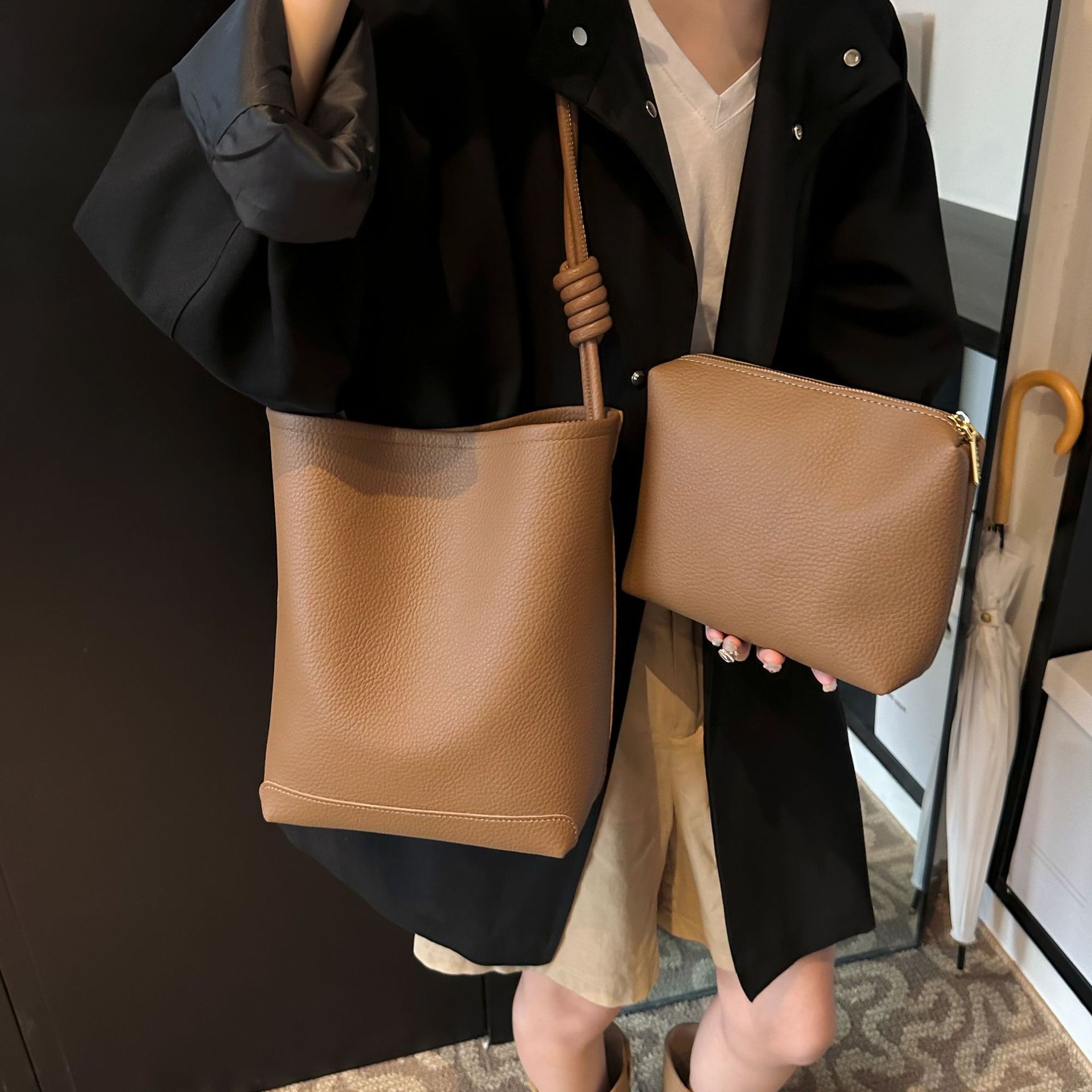 Einfache trendige große Kapazität Eimer 2024 neue Pendler Mutter und Kind modische Textur Frauen einzelne Schulter_voghion.com