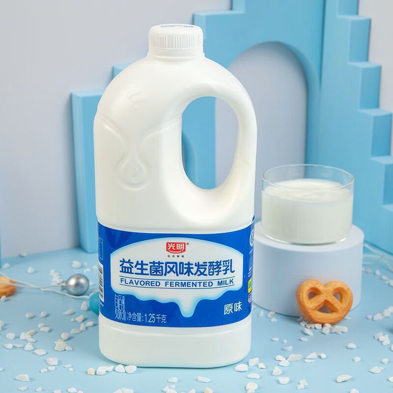 光明ヨーグルト1.25大桶にプロバイオティクス風味発酵乳原味ヨーグルト低温ミルクを入れた|undefined