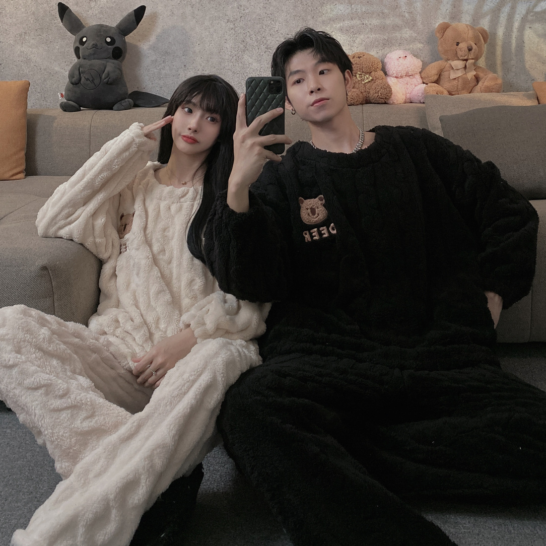 Invierno pareja pijama mujer franela simple color sólido lindo caricatura oso pequeño hombre ropa de casa dos piezas al por mayor