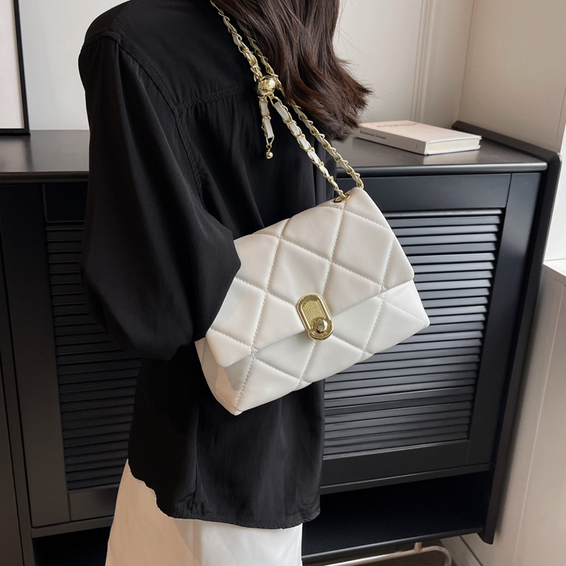 Bolso de cadena de diamond para mujeres 2025, nuevo bolso de hombro de moda versátil, popular explosión de alto nivel, bolso de mochila extranjero