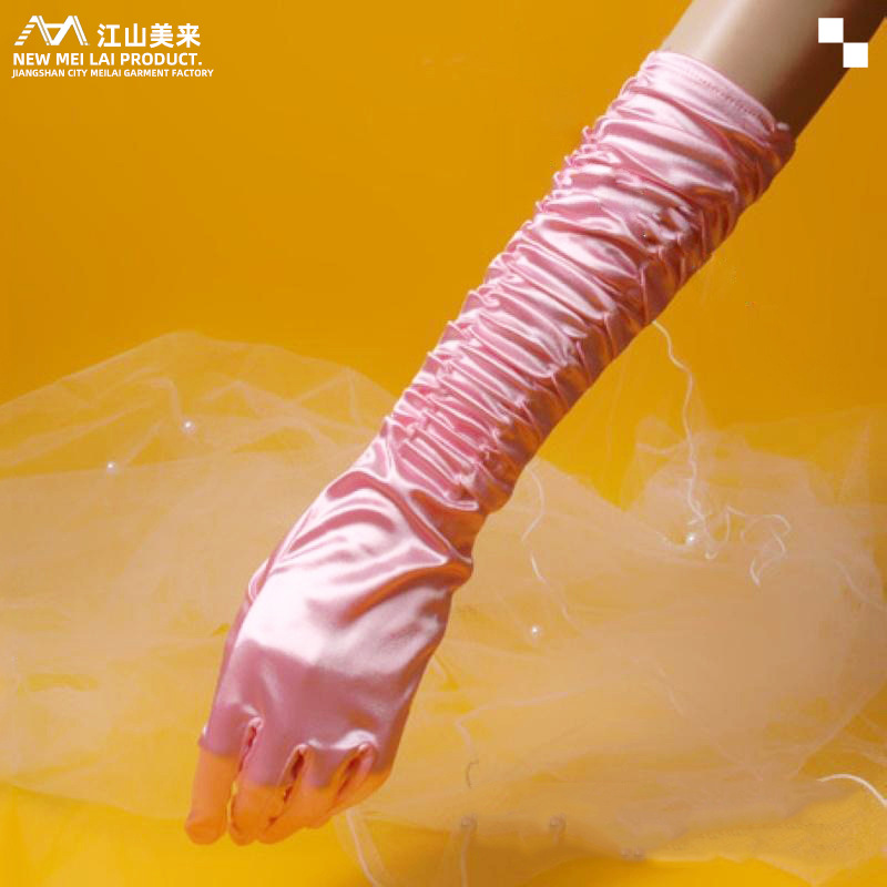 Demi-season pink gloves for bride