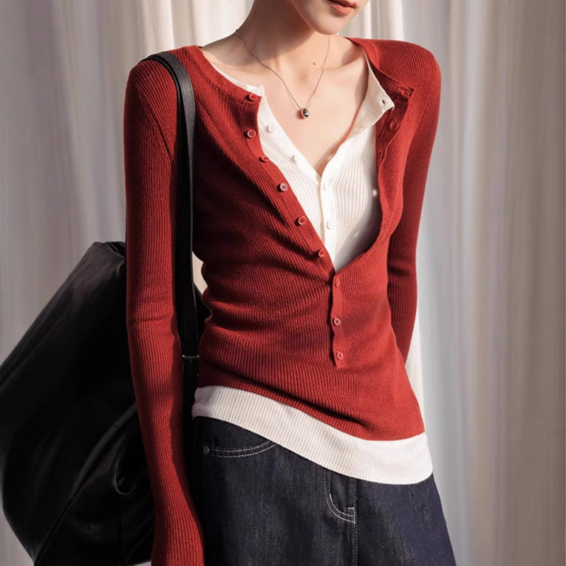 Retro Red Long-Sleeved Knitwear for Women Spring Thin V Neck Slimming Look Fake Two-Piece Unique and Chic Top