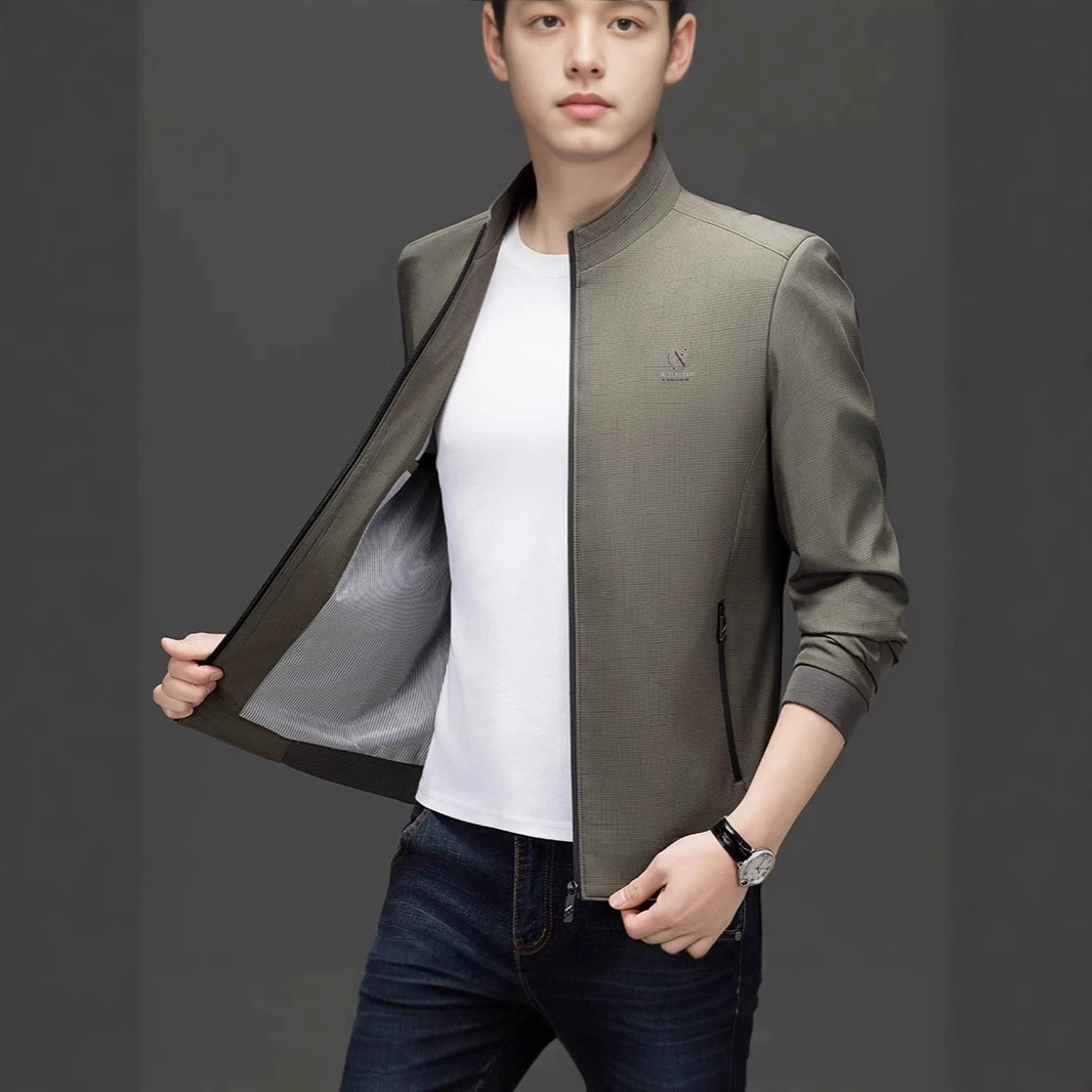 Autumn jacket for leisure with zipper