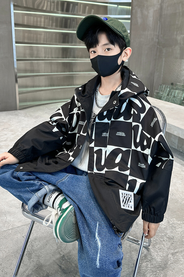 Boys' large plaid jacket 2023 Spring and Autumn new handsome hooded windbreaker, big children's explosive_voghion.com