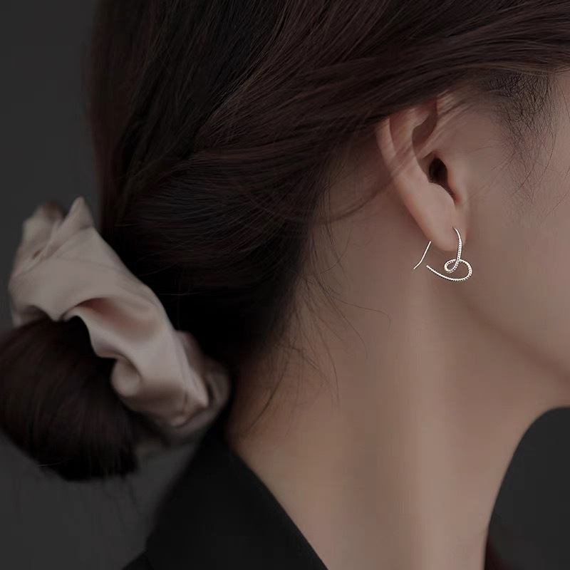 925 Sterling Silver Material Heart Shape Pattern 925 Sterling Silver Heart Shape Elegant Stud Earrings For Women's