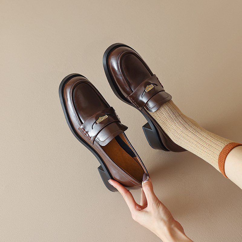 Xinyuda~Soft and Soft! Very Easy to Wear! Retro Brown Gold Coin Round Toe Mid-Heel Flats Small Leather Shoes Women's Loafers