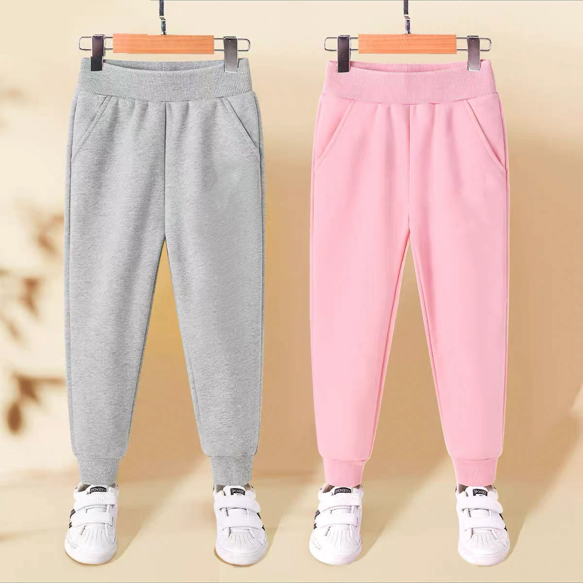 Детские штаны для мальчиков и девочек Спортивные штаны на весну и лето Обтягивающие штаны в западном стиле для кампуса Детская одежда Поколение модного логотипа с трансграничным принтом