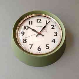 D8T710英寸简约金属挂钟复古橄榄绿圆形单面静音无声装饰壁钟家居