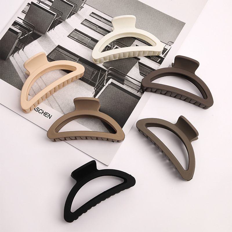 Simple media luna clip de las mujeres cola de caballo updo tiburón clip nicho diseño cabeza trasera horquilla tocado al por mayor