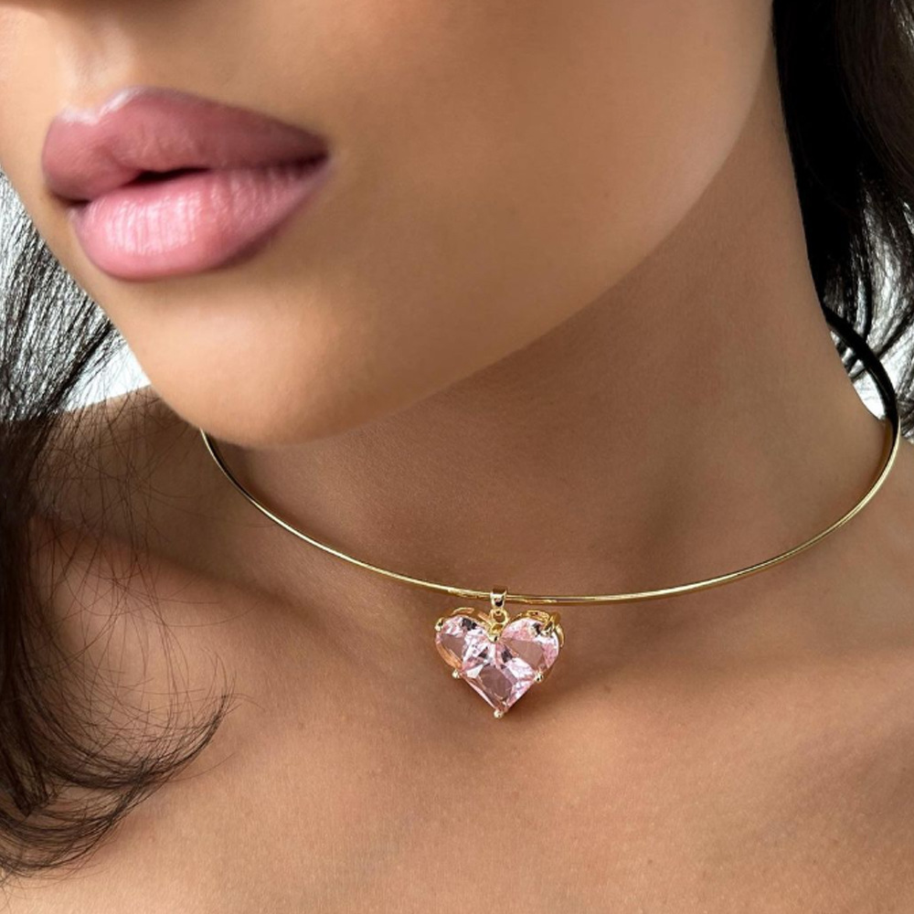 Amazon venta caliente collar colgante en forma de corazón temperamento de moda rosa amor cadena de clavícula diaria necklace