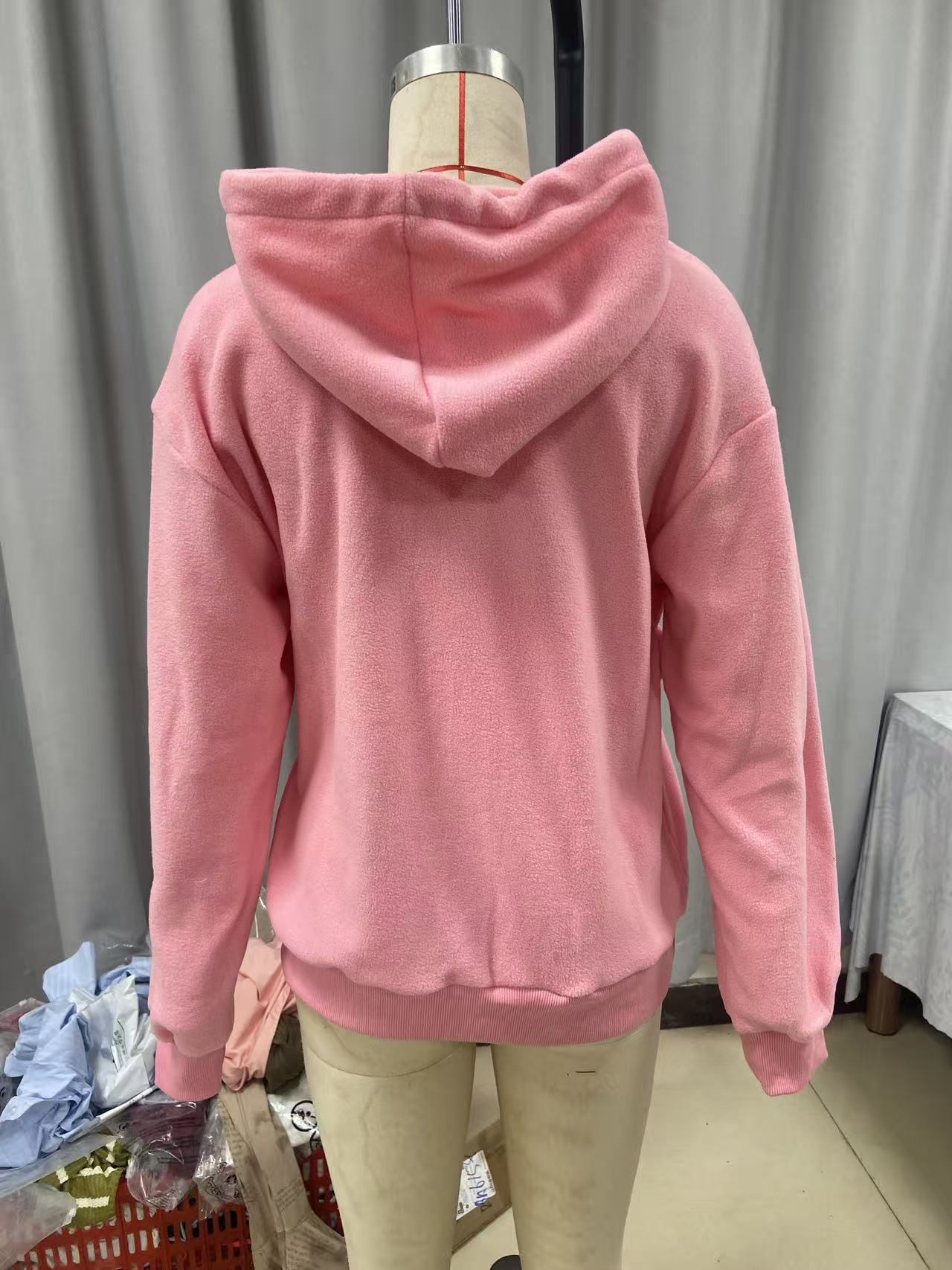 BK8837# Amazon Avrupa Amerika Sonbahar Kış Sınır Ötesi Düz Renk Kapşonlu Peluş Evcil Hayvan Cepli Geniş Kesim Sweatshirt Kadın
