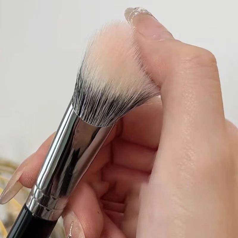 ¡Quién lo inventó! Pendiente de dedo rubor cepillo de color de punto cepillo portátil de un paquete de herramientas de cepillo de maquillaje al por mayor