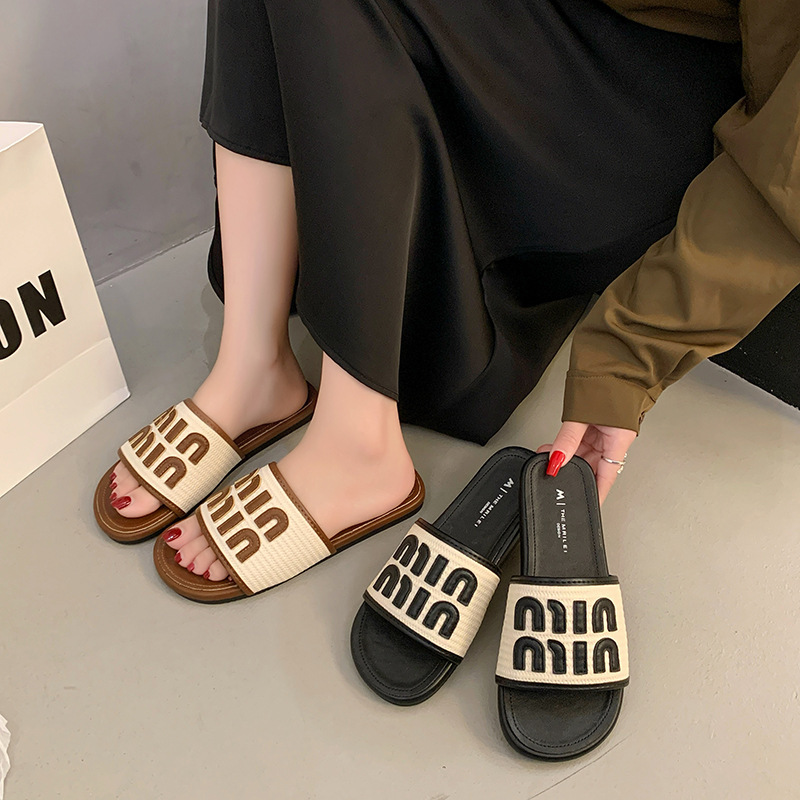 Zapatillas de playa para mujeres nuevas zapatillas frías de moda para mujeres zapatillas de verano