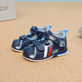 Boys and Girls Sandals 2025 New Children's Beach Shoes Soft Sole Little Boy Summer Children's Shoes