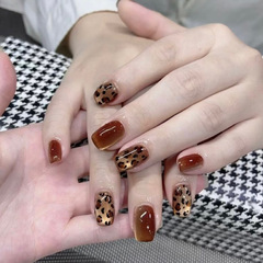 黑糖豹紋穿戴甲深秋氛圍感琥珀美拉德跳色顯白甜酷短款美甲可拆卸