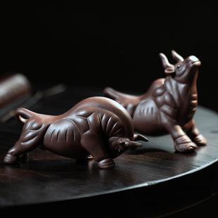 Purple Clay Tea Pet Cow Ornaments Bullfighting Zodiac Cow Handmade Purple Clay Tea Set Accessories Decorative Sculpture Can Be Raised
