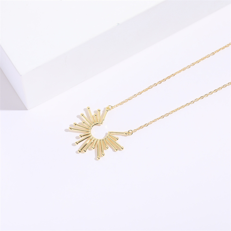 Simple Style Sun Copper Plating Zircon Pendant Necklace 1 Piece