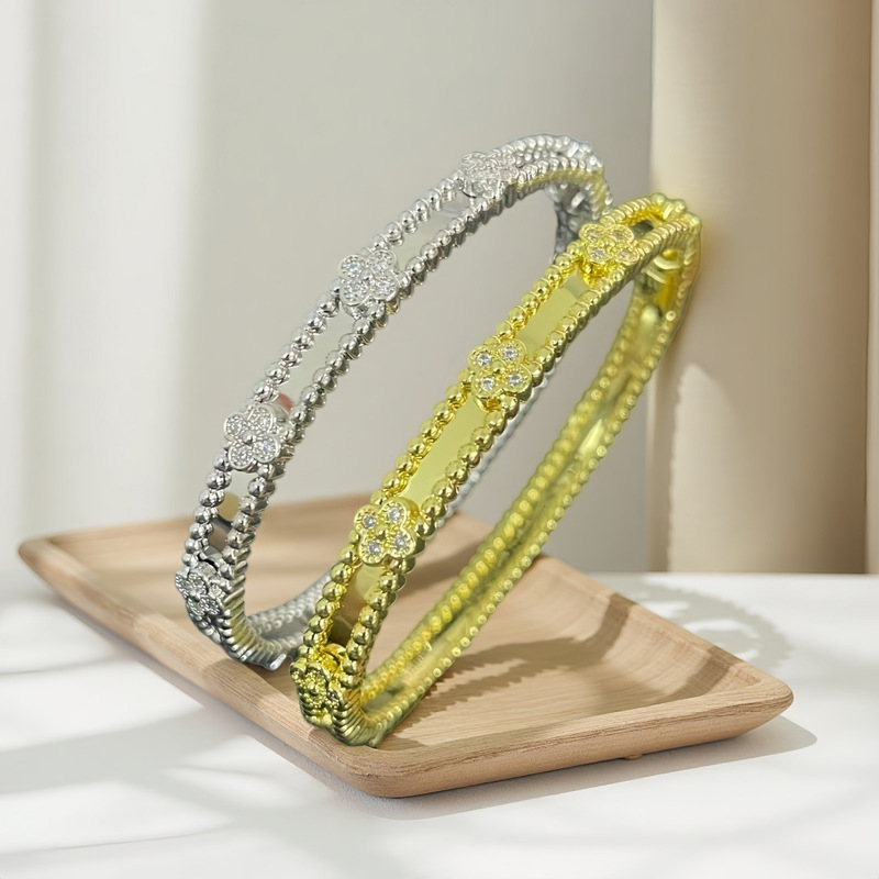 Cross-Border Hot-Selling Kaleidoscope Bracelet for Women, Plated with 18K Gold, Wide and Narrow Versions, Four-Leaf Clover Bracelet, High-End Versatile Full Diamond Jewelry Cross-Border Hot-Selling Kaleidoscope Bracelet for Women, Plated with 18K Gold, Wide and Narrow Versions, Four-Leaf Clover Bracelet, High-End Versatile Full Diamond Jewelry