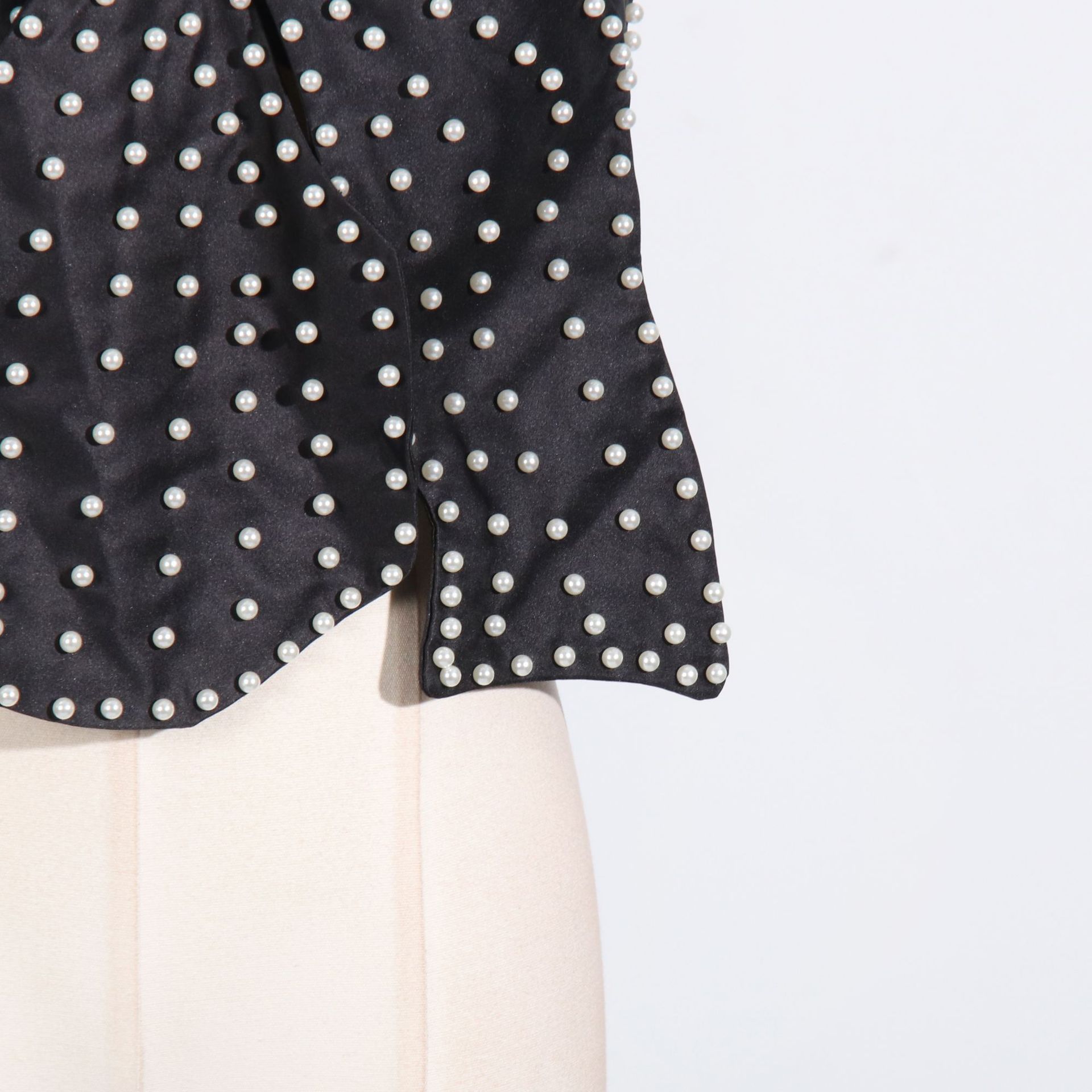 Women's Clothing 2024 Spring and Summer New Sexy Pearl Inlaid Three Dimensional Flower Splicing Design Halter Neck Tube Top Lace up Top for Women_voghion.com