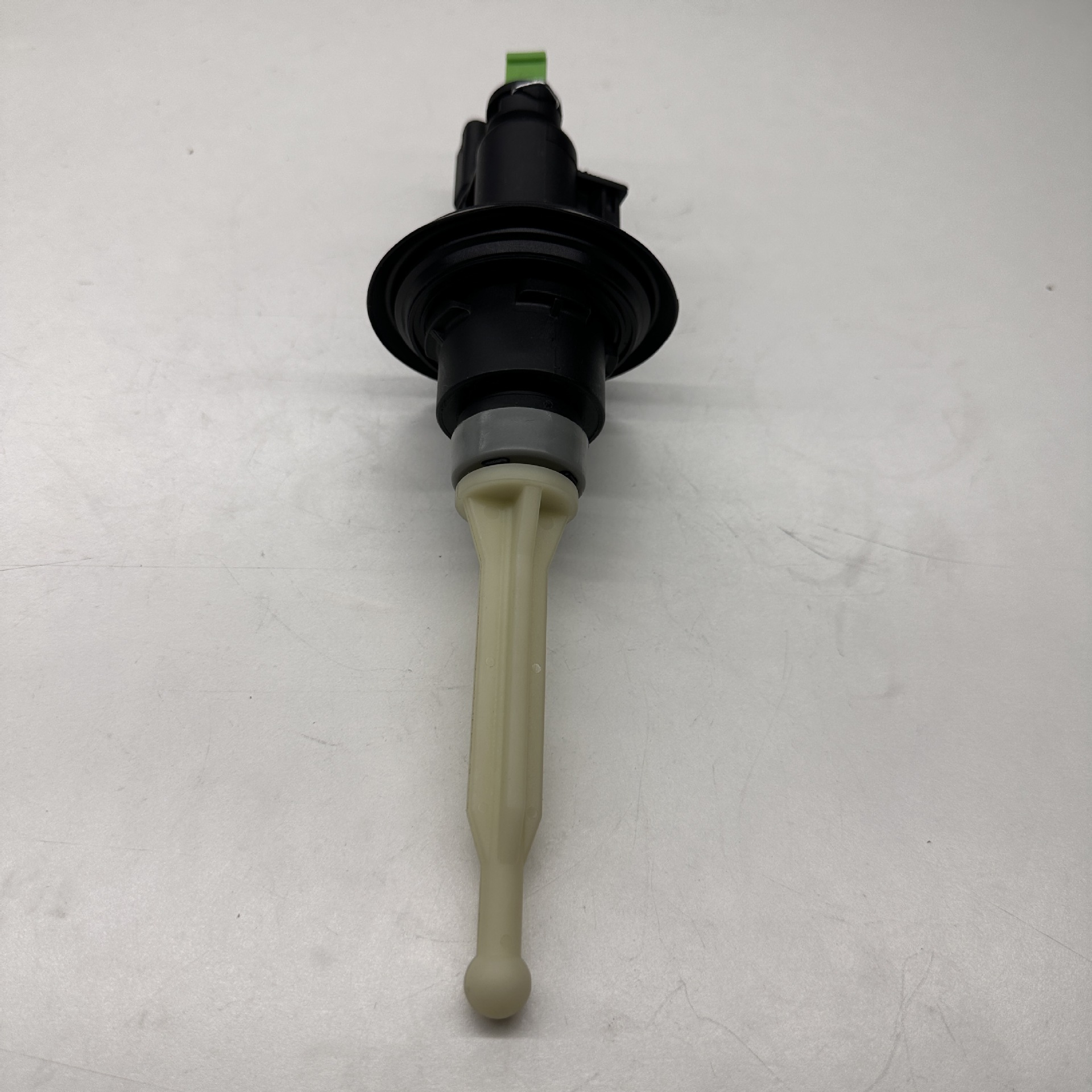 Suitable for Peugeot 308 Clutch Master Cylinder Valeo 9674259580 (3 Pins) 9674259680