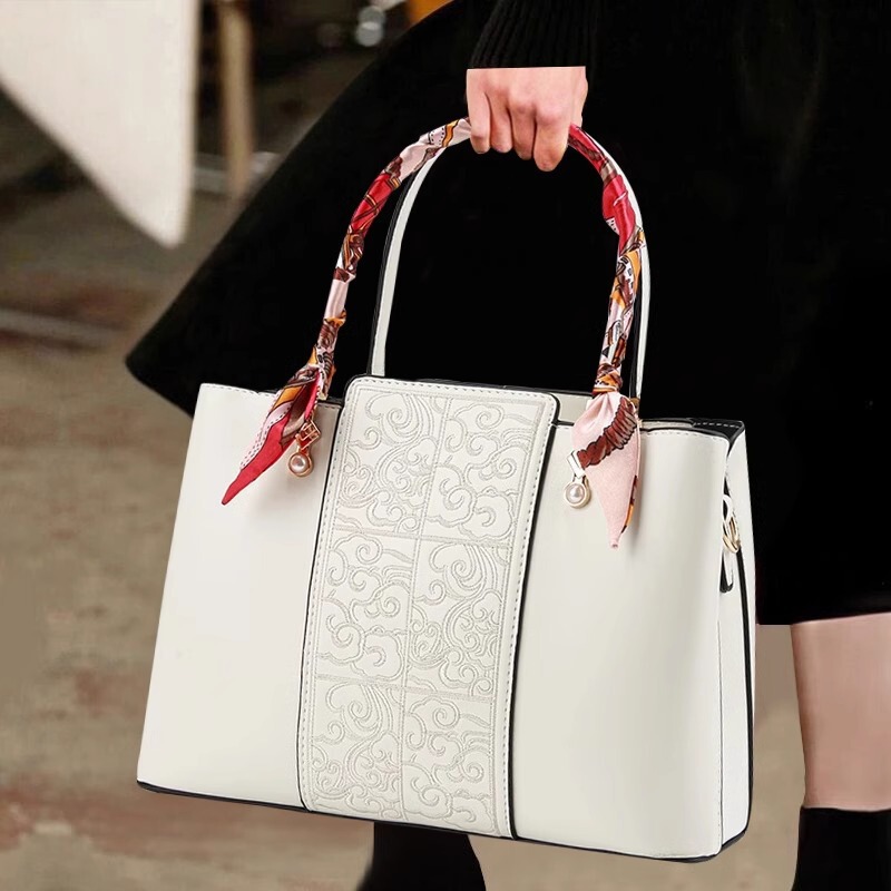 Red Wedding Bag for Women, New High-End Mom Bag, Bridal Bag, Mother's Day Wedding Bag, Mother-In-Law Handbag Red Wedding Bag for Women, New High-End Mom Bag, Bridal Bag, Mother's Day Wedding Bag, Mother-In-Law Handbag