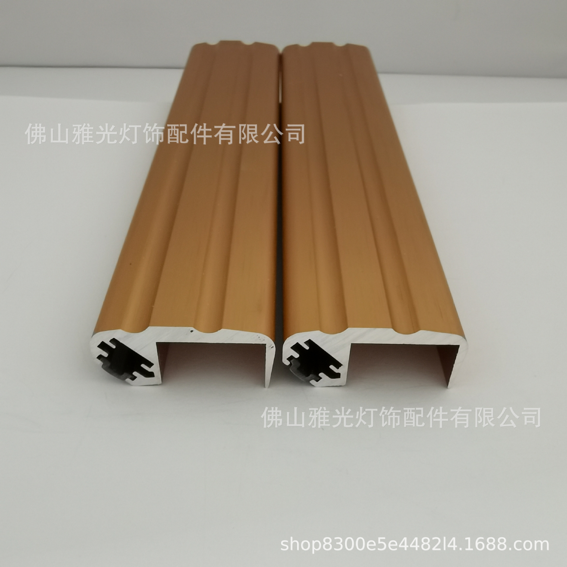 황동 골드: 3 M/분기