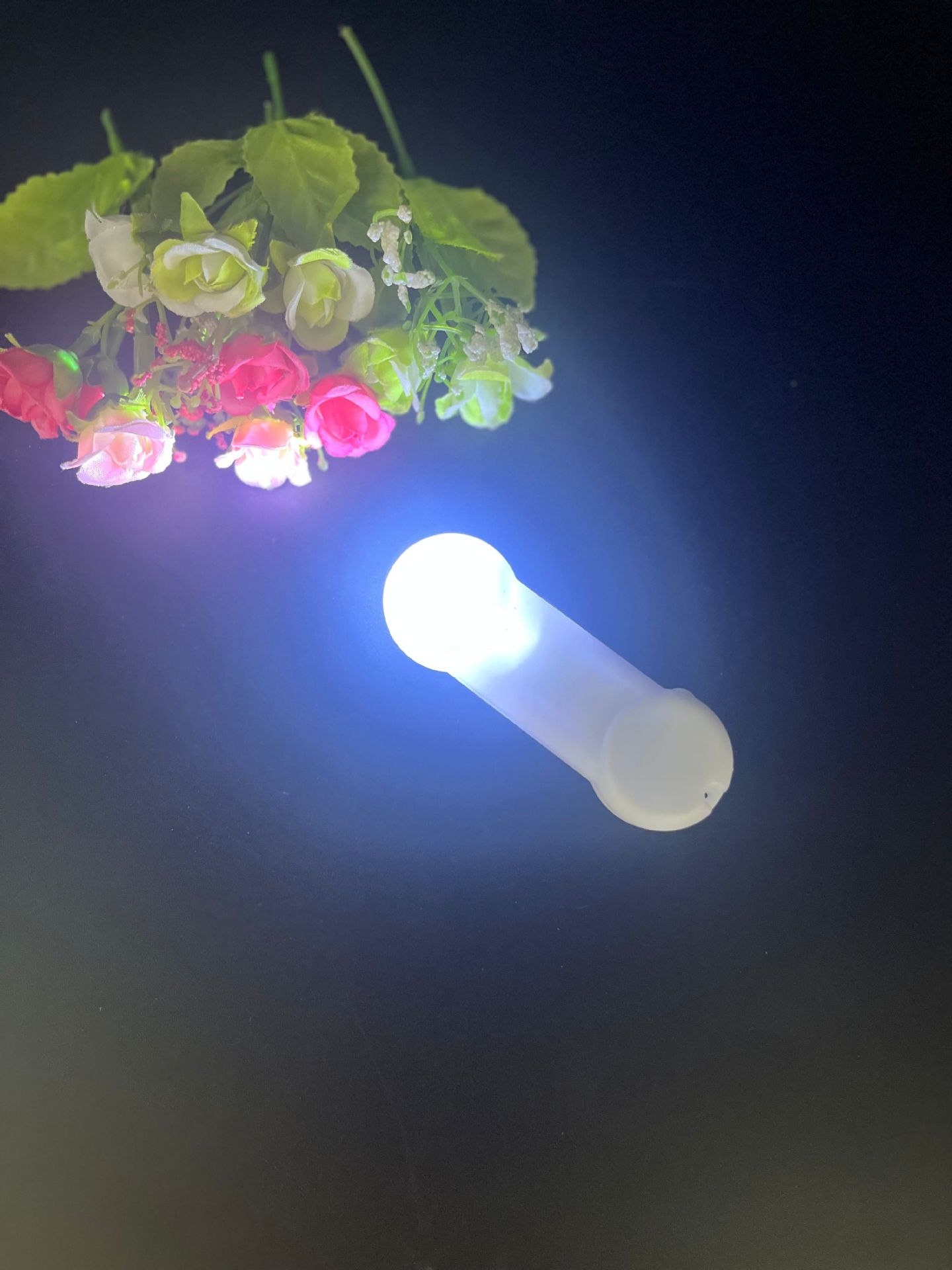 흑백 핸들 화이트