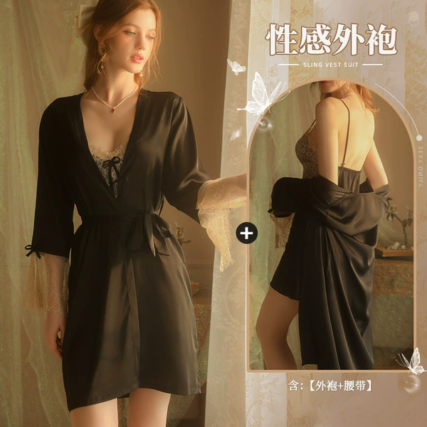 Black (outer robe+belt)