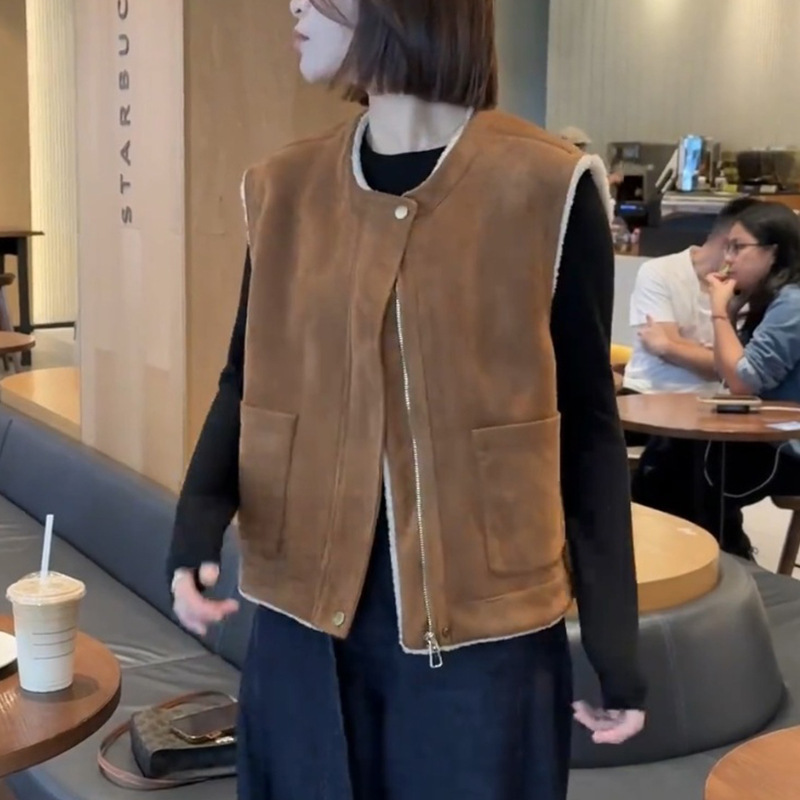 两面穿羊羔毛马甲女秋冬新款2025爆款皮毛一体坎肩时尚外穿背心潮|undefined