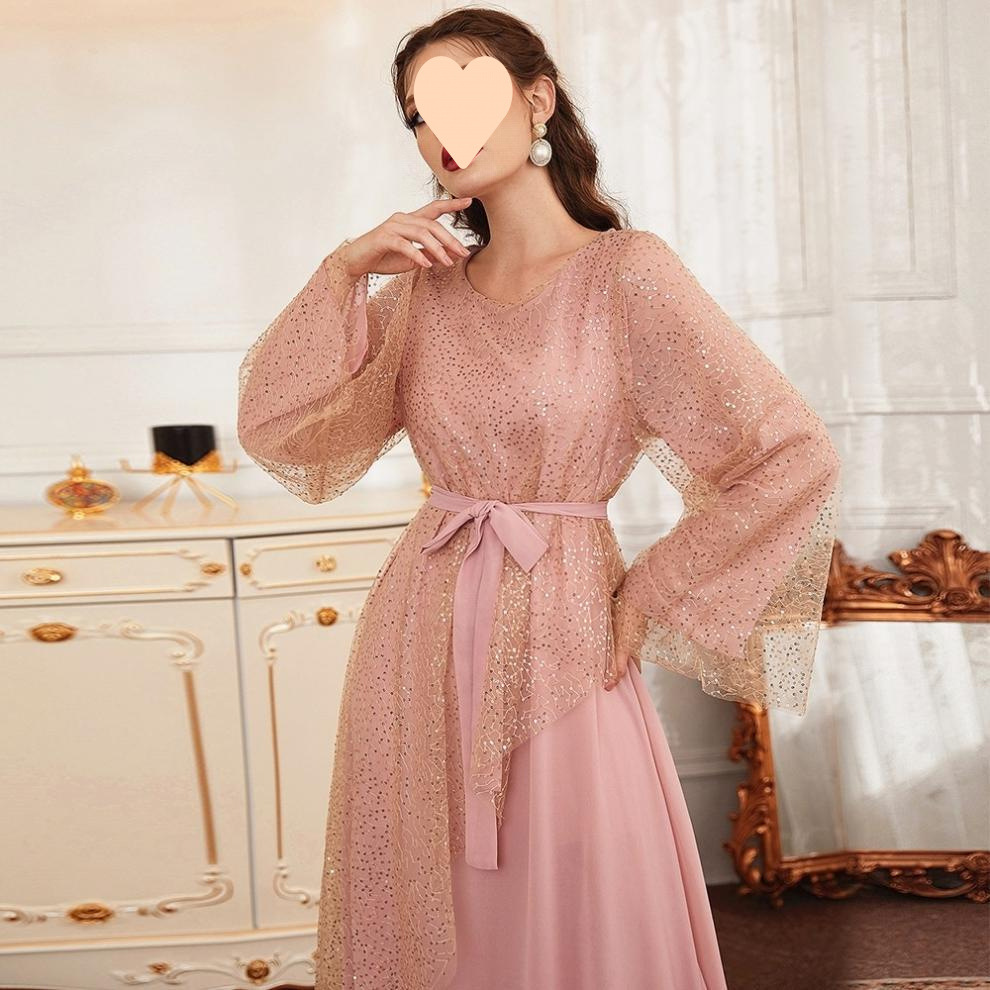 Abito lungo musulmano da donna rosa con paillettes e inserti in mesh_voghion.com