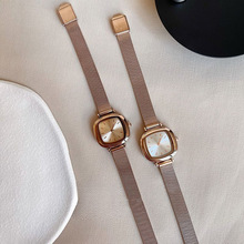 СpinsֱŮWchic͹ŷСsʯӢ