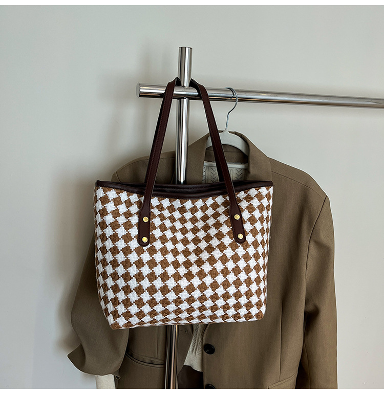 Casual commuting women's bag 2025 Spring checkered simple, stylish and trendy single-shoulder crossbody bag tote bag undefined