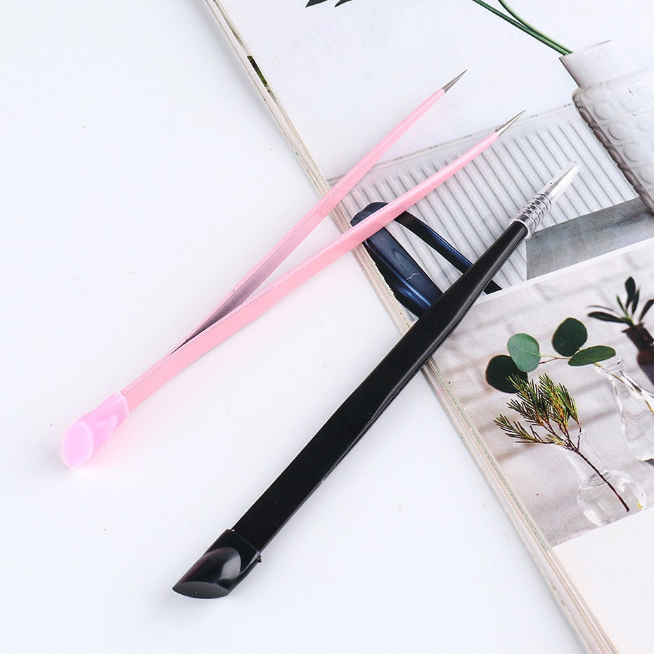 Universal double-sided tweezers for manicure