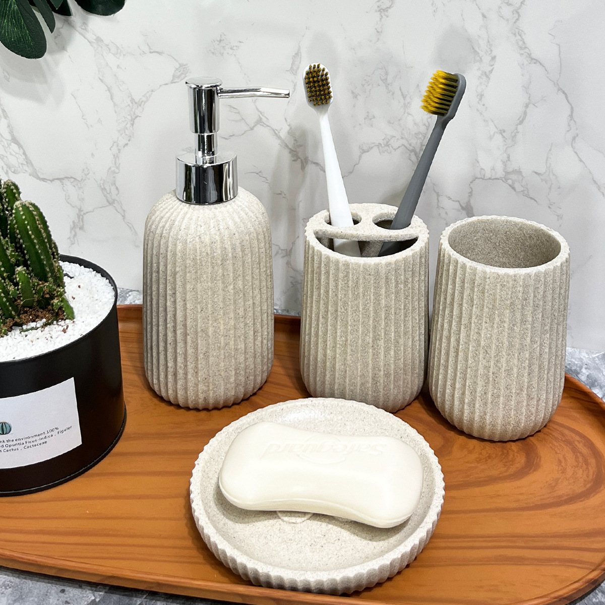 Juego de baño de cuatro piezas de baño de arena y grava de resina, juego de baño simple, baño de hotel, decoración de lavado de manos, soporte para cepillo de dientes