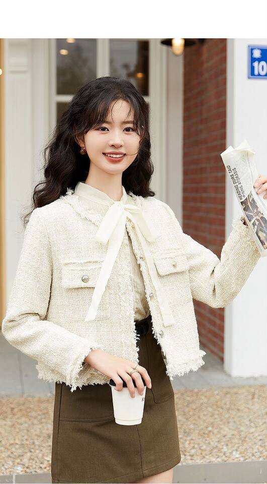 Áo khoác nữ ngắn dáng vải tweed viền tua rua, tay dài, form rộng — Hồng ngó sen chi tiết 10