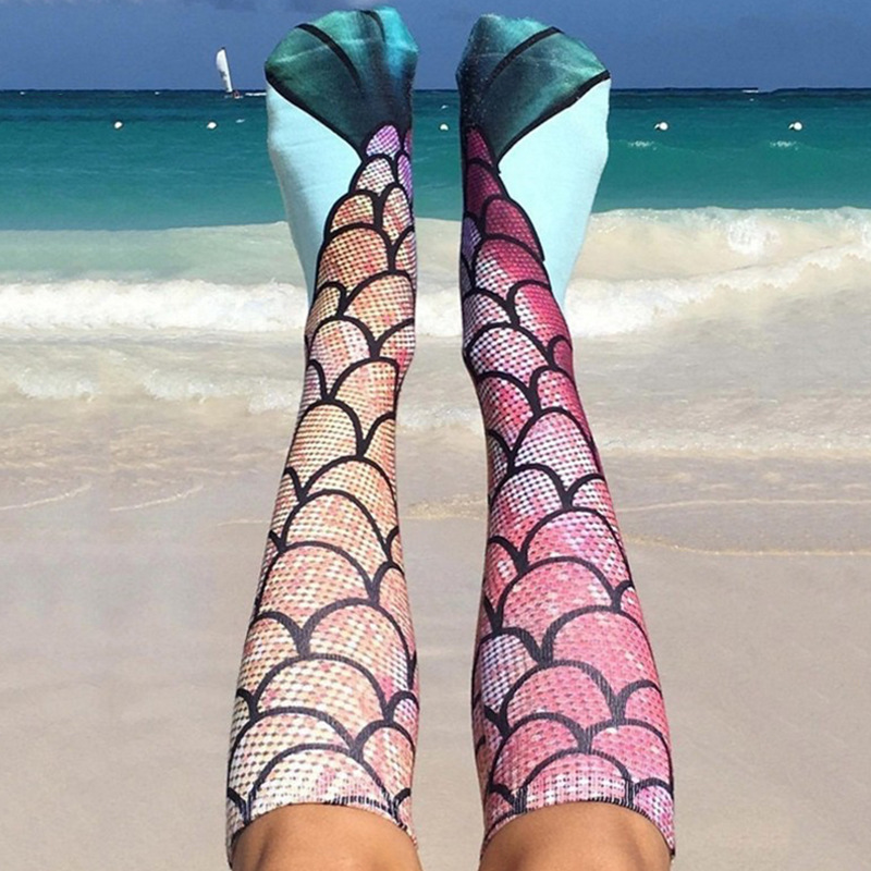 Elegant mid-calf stockings