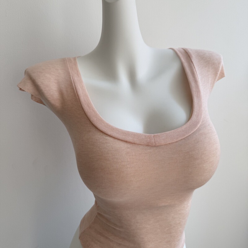 Very comfortable to wear! Thin, semi-transparent, slim-fit, pure and alluring T-shirt made of Lyocell Tencel wool, suitable for layering Very comfortable to wear! Thin, semi-transparent, slim-fit, pure and alluring T-shirt made of Lyocell Tencel wool, suitable for layering