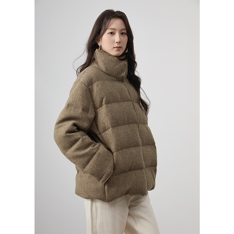 Yi Li 90 흰 거위 아래로 헤링본 양모 거위 원피스 여성의 2025 년 가을과 겨울 따뜻한 짧은 코트 여성