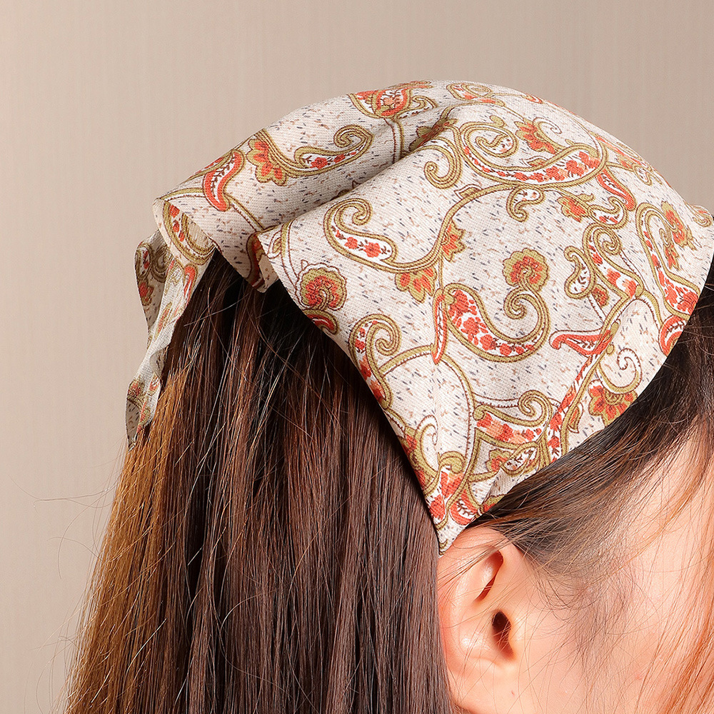 Wholesale Floral Pattern Triangle Scarf Hairband Nihaojewelry display picture 4