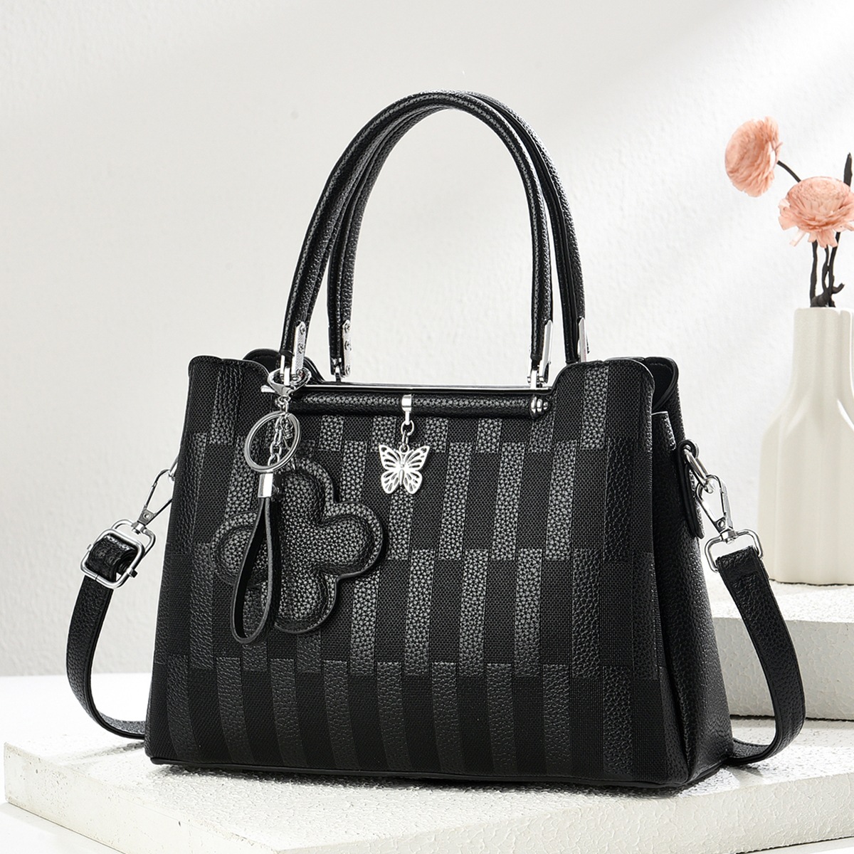 Bolso de mujer 2025 nuevo bolso de mensajero de un solo hombro para mujer bolso portátil de alta calidad práctico de gran capacidad para mujer